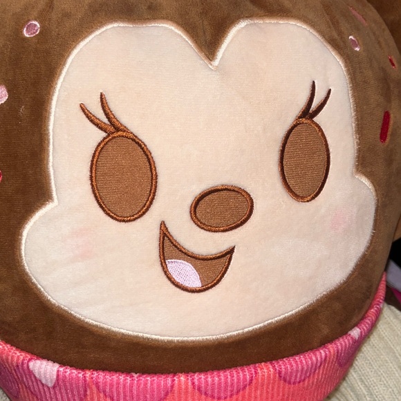 15" Disney Munchlings Wild Strawberry Cupcake Minnie Mouse Plush - Picture 9 of 9
